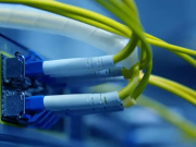 Multimode aallartitanik aallartinneqartut aallartinneqartut